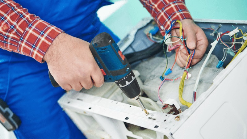 Çeşme Beko Beko çamaşır makinesi kart tamiri – Su almama arızası orijinal parça ile giderildi. - Teknik servis örneği